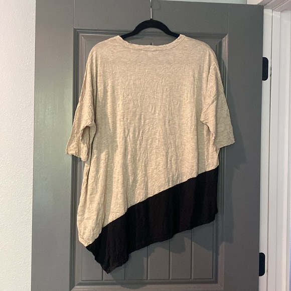 Black and tan top - Picture 3 of 4